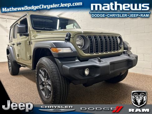Used 2025 Jeep Wrangler Unlimited Sport AWD/4WD image 1