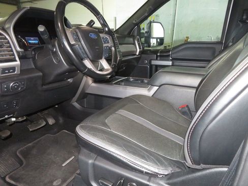 Used 2019 Ford F250 Platinum w/ Platinum Ultimate Package AWD/4WD image 20