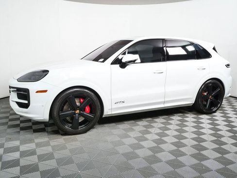 Used 2025 Porsche Cayenne GTS AWD/4WD image 7