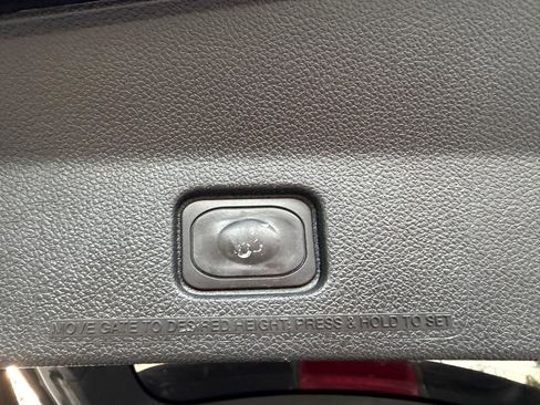 Used 2018 Ford Explorer Limited image 31