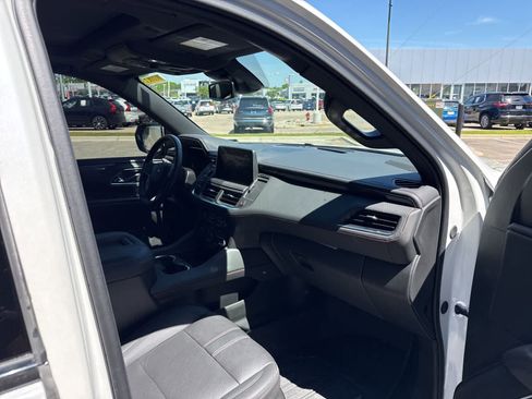 Used 2024 Chevrolet Tahoe RST w/ Luxury Package AWD/4WD image 15