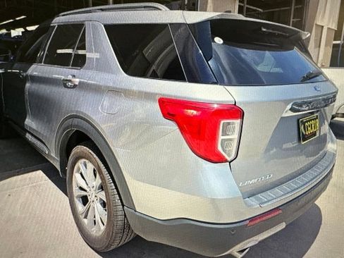 Used 2024 Ford Explorer Limited AWD/4WD image 8