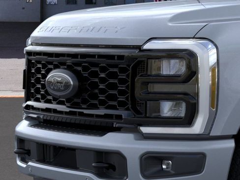 New 2026 Ford F250 Lariat w/ Black Appearance Package AWD/4WD image 17