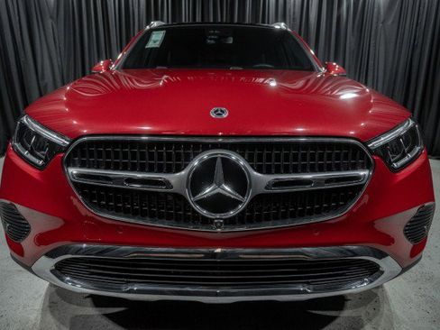 Certified 2025 Mercedes-Benz GLC 300 image 2