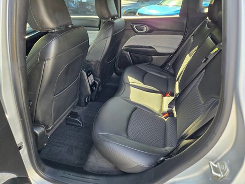 Used 2024 Jeep Compass Latitude image 16