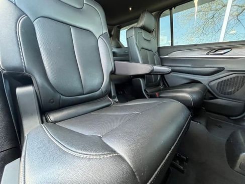 Used 2024 Jeep Grand Cherokee L Limited w/ Luxury Tech Group II AWD/4WD image 29