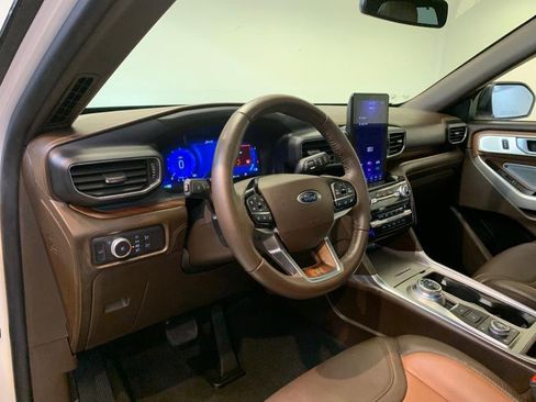 Used 2021 Ford Explorer King Ranch w/ Premium Technology Package AWD/4WD image 12