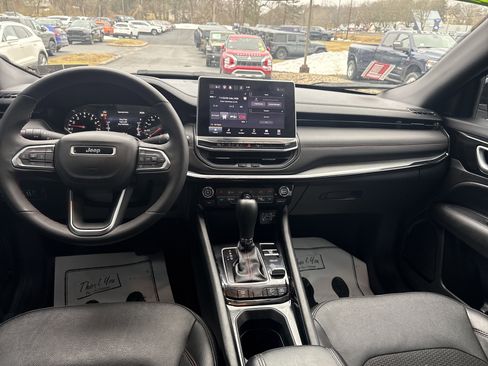 Used 2023 Jeep Compass Trailhawk w/ Trailhawk Convenience Group image 14