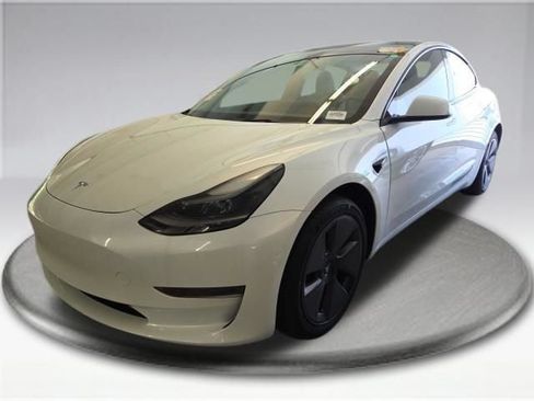 Used 2023 Tesla Model 3 Standard Range RWD image 12