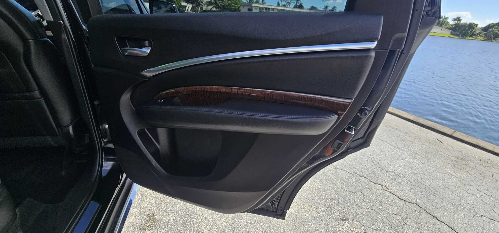 Used 2017 Acura MDX FWD image 25