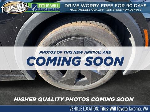 Used 2025 Toyota Prius LE FWD image 5