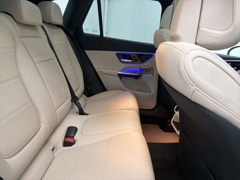 Used 2026 Mercedes-Benz GLC 300 image 27