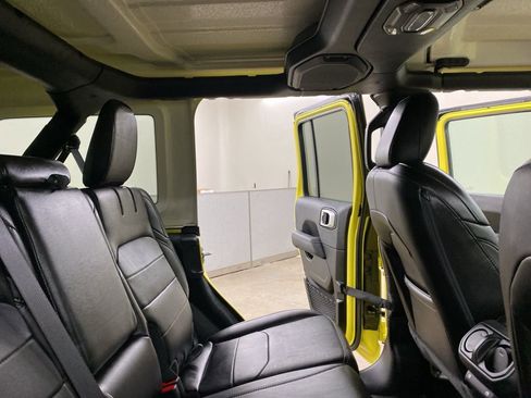 Used 2023 Jeep Wrangler Unlimited Sahara w/ Cold Weather Group image 27