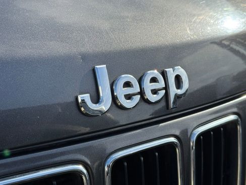 Used 2016 Jeep Grand Cherokee Laredo w/ Quick Order Package 23E RWD image 13