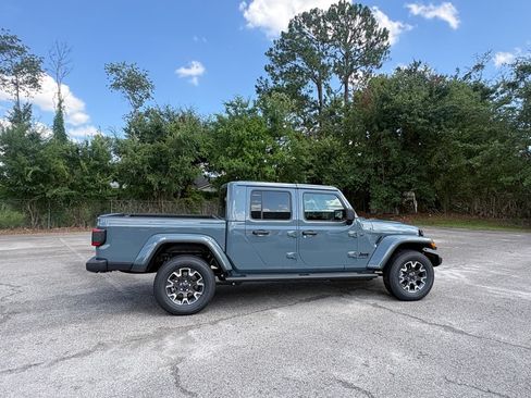 New 2026 Jeep Gladiator Sport AWD/4WD image 6