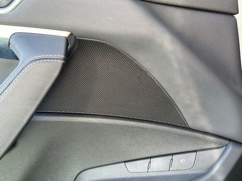 Used 2022 Audi e-tron Premium AWD/4WD image 19