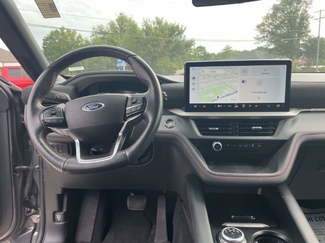 Used 2025 Ford Explorer ST-Line w/ ST-Line Street Pack AWD/4WD image 17