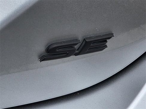 Used 2020 Toyota Camry SE image 23