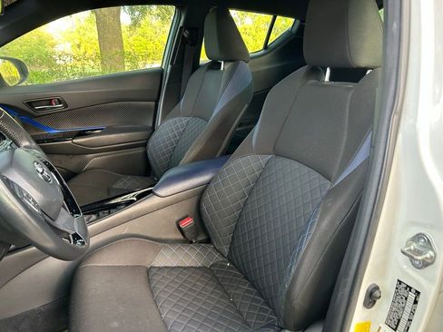 Used 2020 Toyota C-HR XLE image 13