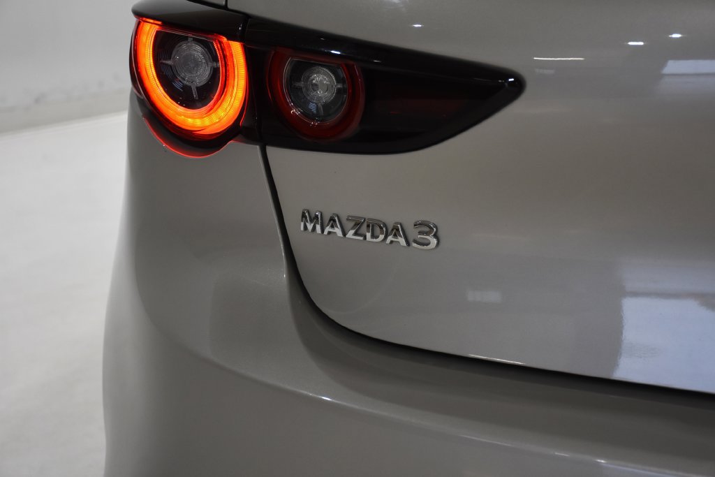Used 2024 MAZDA MAZDA3 s FWD image 29