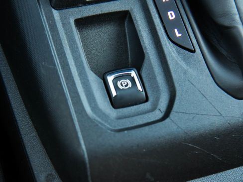 Used 2023 Chevrolet Colorado W/T RWD image 28