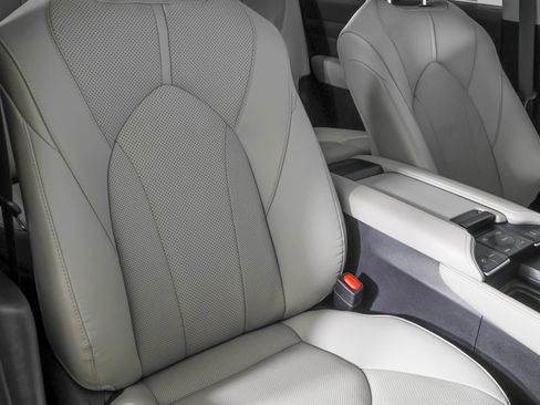Used 2024 Toyota Grand Highlander AWD image 48