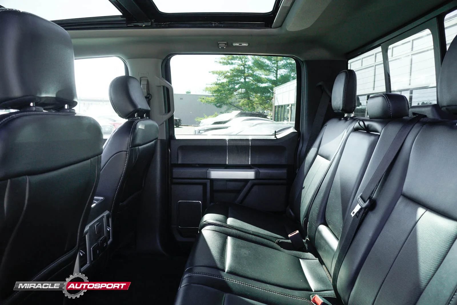 Used 2020 Ford F350 Lariat AWD/4WD image 26