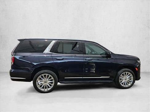 Used 2023 Cadillac Escalade Premium Luxury AWD/4WD image 4