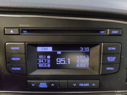 Used 2018 Hyundai Elantra SE FWD image 25