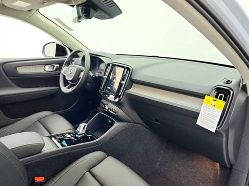 New 2026 Volvo XC40 B5 Plus w/ Protection Package Premier image 17