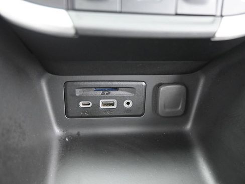 Used 2024 GMC Terrain SLT AWD/4WD image 32