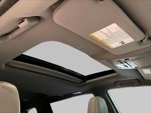 Used 2018 Toyota Highlander Limited FWD image 14