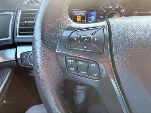 Used 2018 Ford Explorer XLT w/ Equipment Group 202A image 23