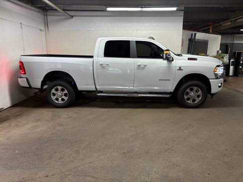 Used 2024 RAM 2500 Laramie w/ Cold Weather Group AWD/4WD image 4