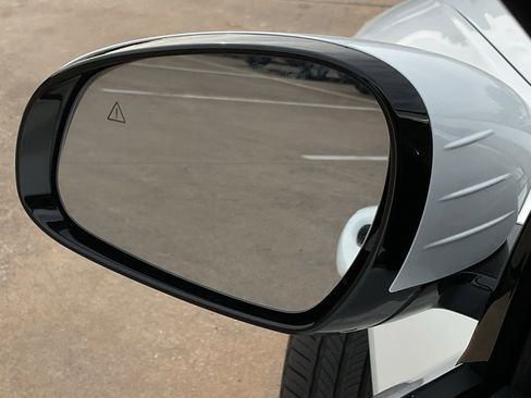 Used 2025 Genesis G70 2.5T image 11