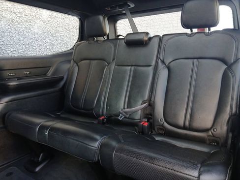 Used 2023 Jeep Wagoneer Series II w/ Premium Group I RWD image 5