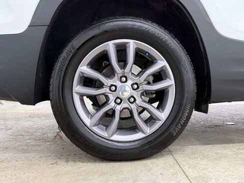 Used 2023 GMC Terrain SLT image 9