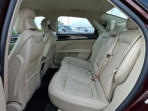 Used 2018 Lincoln MKZ Premiere FWD image 11