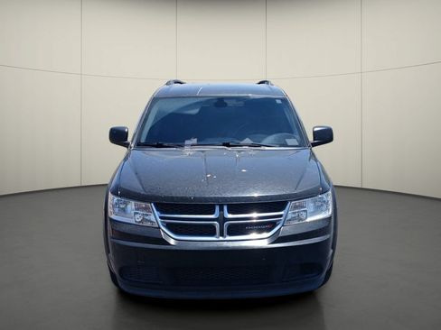 Used 2019 Dodge Journey SE FWD image 2