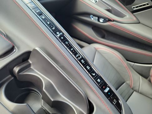 Used 2024 Chevrolet Corvette Stingray Premium Conv w/ Z51 Performance Package RWD image 23