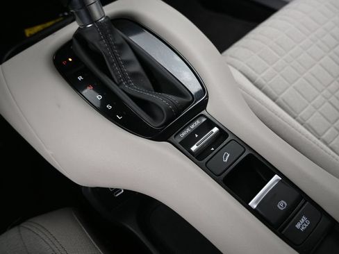 Certified 2024 Honda HR-V LX image 25