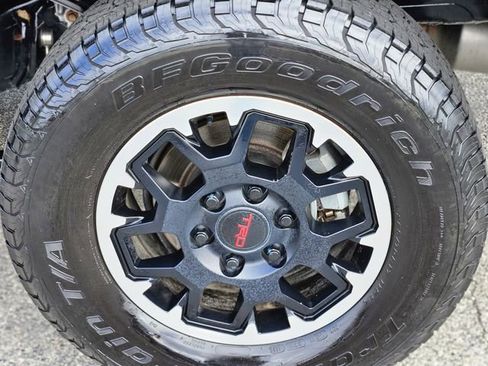 Used 2024 Toyota Tacoma TRD Off-Road AWD/4WD image 10