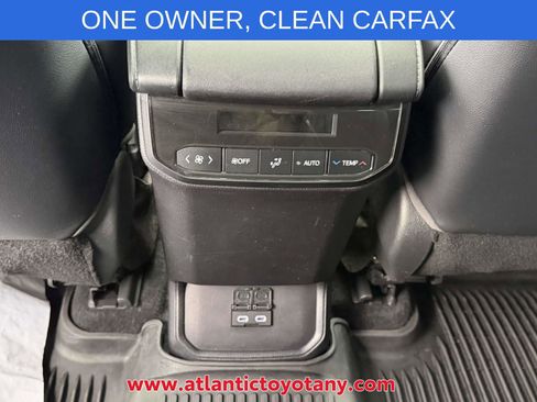 Used 2023 Toyota Highlander XLE AWD/4WD image 20