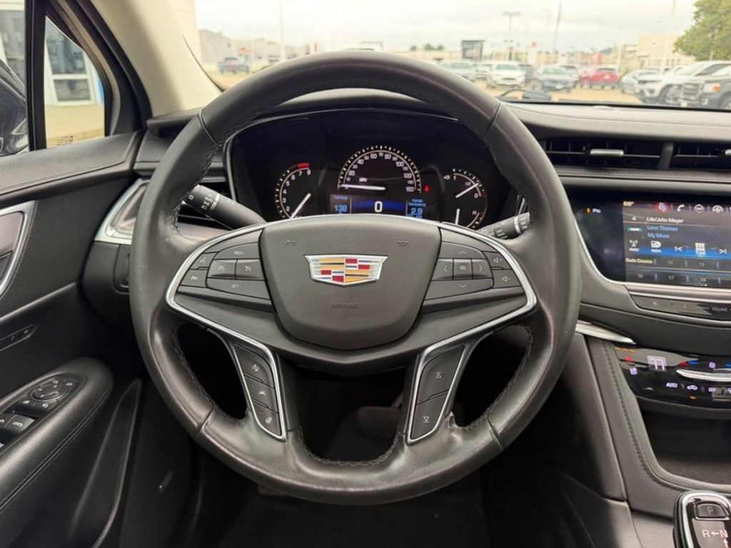 Used 2018 Cadillac XT5 Premium Luxury FWD image 13