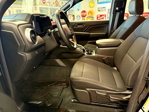 Used 2023 Chevrolet Colorado LT w/ LT Convenience Package image 12