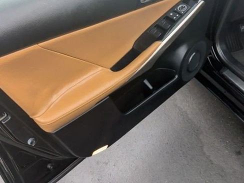 Used 2016 Lexus IS 200t RWD image 19