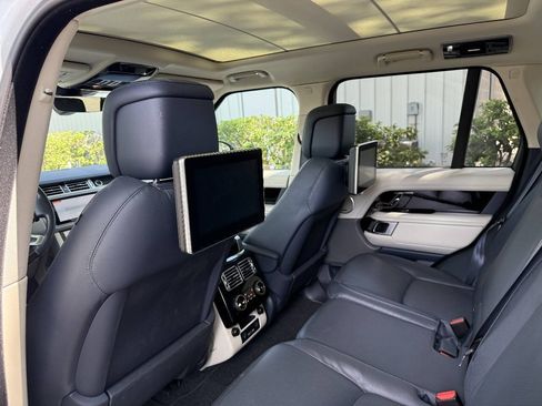 Used 2018 Land Rover Range Rover Supercharged AWD/4WD image 23