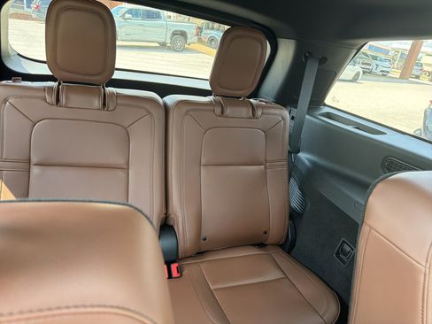 Used 2022 Lincoln Aviator Reserve w/ Equipment Group 201A AWD/4WD image 23