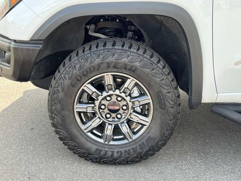 Used 2025 GMC Sierra 1500 AT4X AWD/4WD image 8