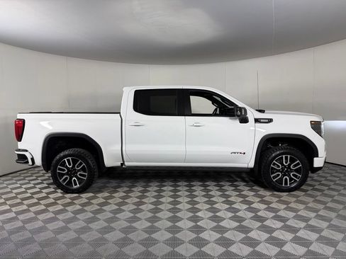 Used 2024 GMC Sierra 1500 AT4 w/ AT4 Premium Package AWD/4WD image 7